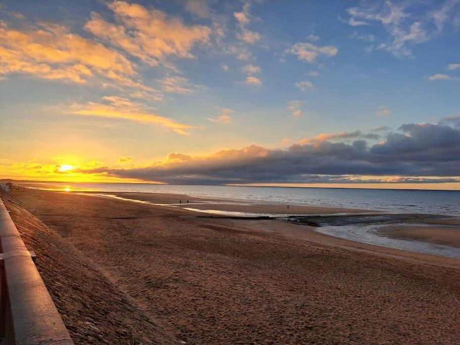 Studio Chic, Hyper Centre, 4 Minutes De La Plage Cabourg Exterior foto